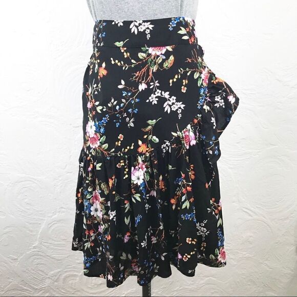 Flirty Black Floral Pattern Ruffled Skirt -XS - Picture 1 of 8